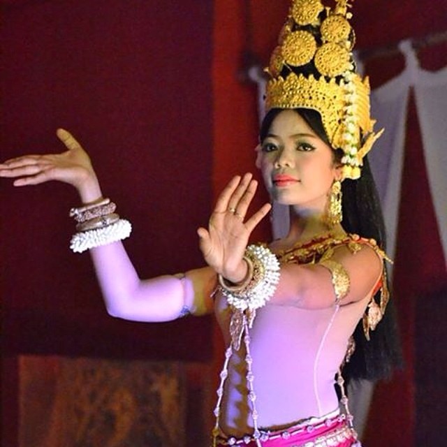 Cambodia Siem Reap dancer