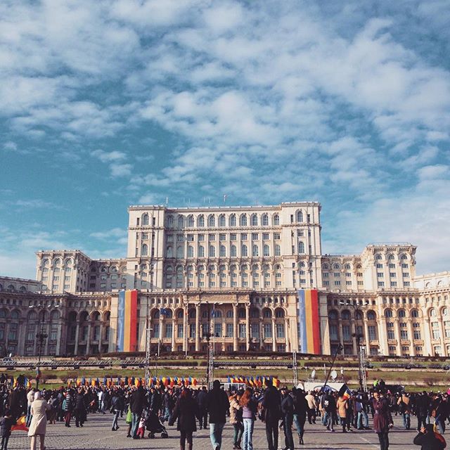 palace of parliament in bucharest