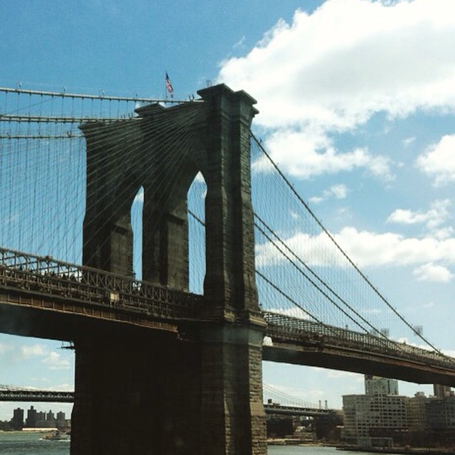 brooklyn bridge in nyc
