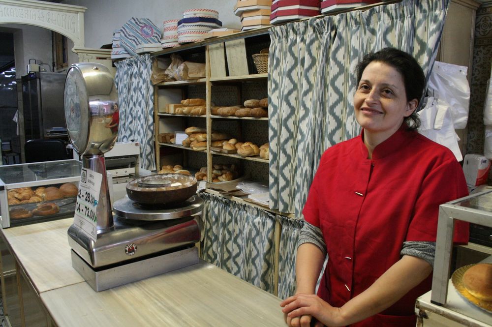 woman baker in her shop in Mallorca
